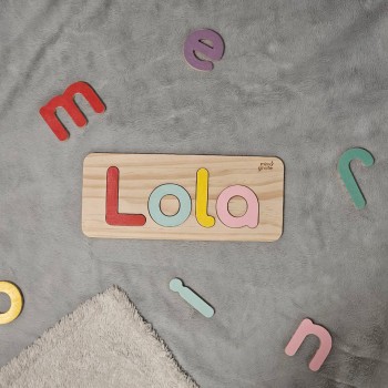 Puzzle de madera con letras
